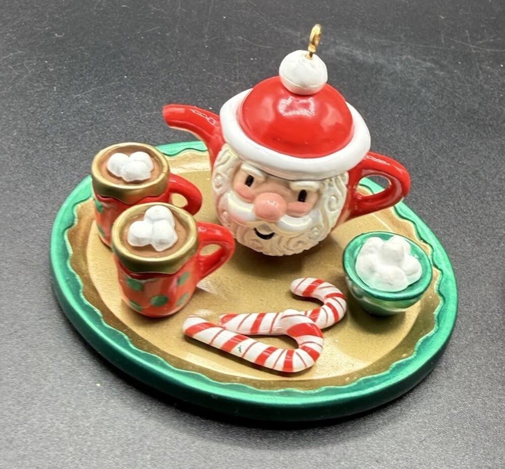 Hallmark Ornament SEASON’S TREATING 10TH ANNIVERSARY LIMITED ED No Box LO20